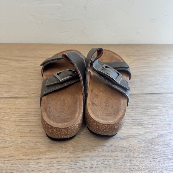 Taos Women’s My Dear Slide Sandals - Picture 5 of 6